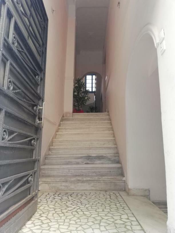 Apartamento de 80 m² en Exarchia, con 3 habitación Atenas Exterior foto