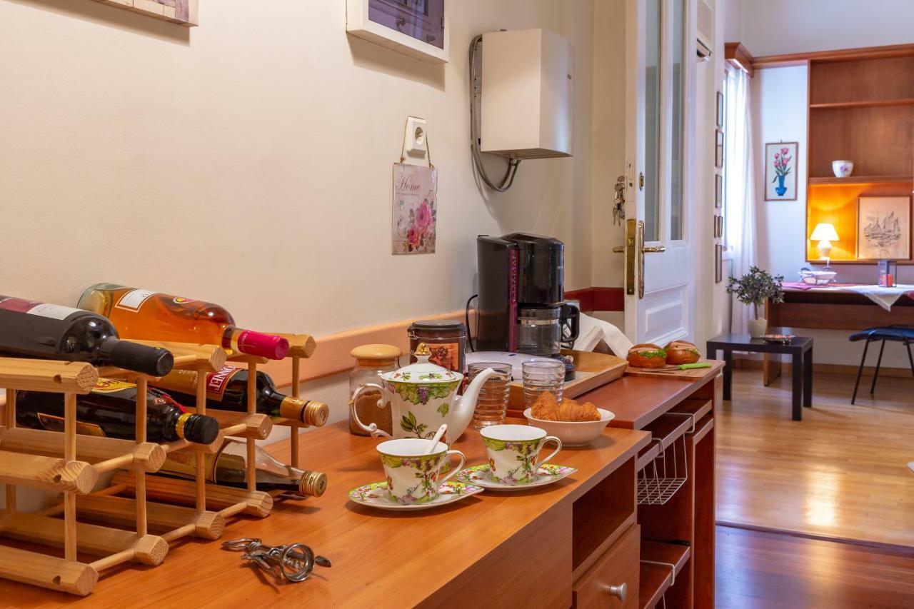 Apartamento de 80 m² en Exarchia, con 3 habitación Atenas Exterior foto